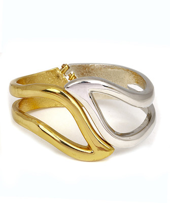 59% OFF on Madclozet Kissing Clasp Metal Bracelet