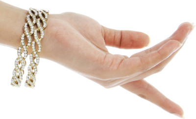 31% OFF on Aamoye Diamond Bangle Set in Antique Brass Gold Finish Alloy Bangle Set Pack of 2 31% OFF on Aamoye Diamond Bangle Set in Antique Brass Gold Finish Alloy Bangle Set Pack of 2