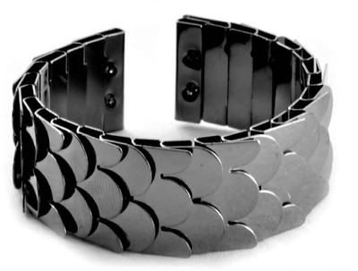 19% OFF on Nexessories Fish Scale Metal Cuff
