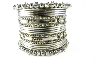 62% OFF on Tradeyard Impex Beautiful Alloy Bangle Set Pack of 20 62% OFF on Tradeyard Impex Beautiful Alloy Bangle Set Pack of 20