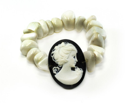 6% OFF on Aara Arts White Stones Elizabeth Alloy Bracelet