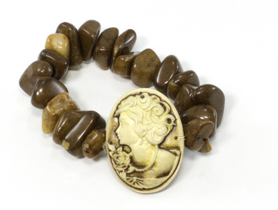 6% OFF on Aara Arts Brown Stones Elizabeth Alloy Bracelet