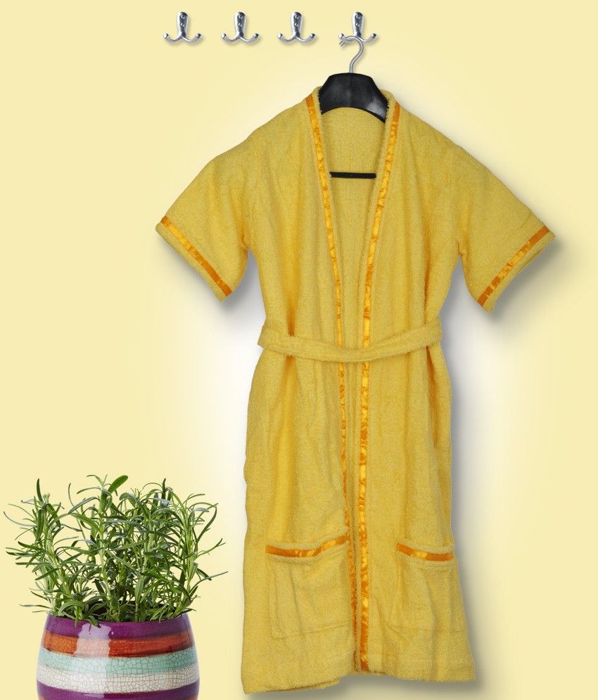8% OFF on Skumars Love Touch Yellow Medium Bath Robe 8% OFF on Skumars Love Touch Yellow Medium Bath Robe