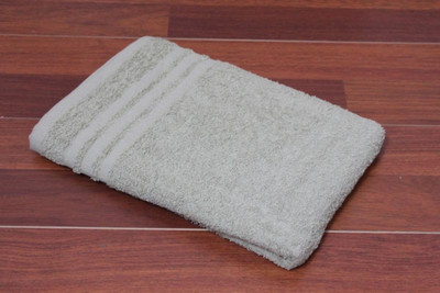 75% OFF on Shoppingtara Cotton Bath Towel