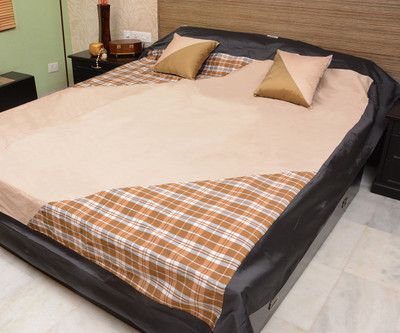 76% OFF on Home Kouture Polyester, Silk Double Bed Cover