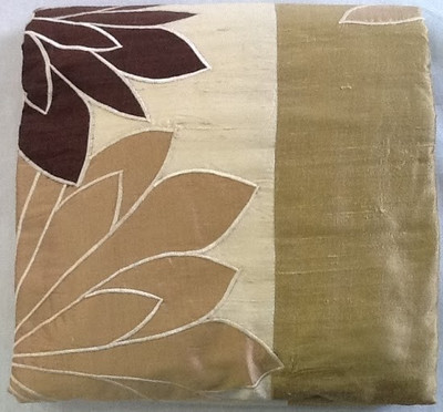 33% OFF on Needlecrest Silk King Bed Cover 33% OFF on Needlecrest Silk King Bed Cover