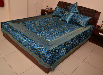 25% OFF on Sukriti Velvet, Silk, Cotton King Bed Cover