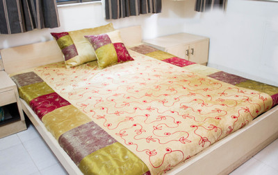 2% OFF on Rossworld Polyester Double Bed Cover 2% OFF on Rossworld Polyester Double Bed Cover