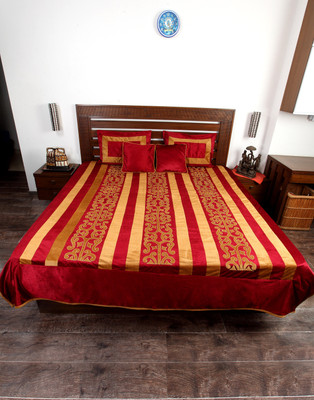 60% OFF on Jodhaa Velvet, Silk Double Bed Cover