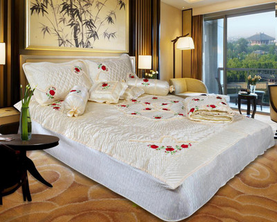 74% OFF on Urban Style Ethnic Raw Silk Bedding Set 74% OFF on Urban Style Ethnic Raw Silk Bedding Set