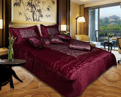 83% OFF on Urban Style Ethnic Raw Silk Bedding Set 83% OFF on Urban Style Ethnic Raw Silk Bedding Set