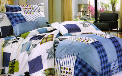 70% OFF on Rose Petal Polyester Striped Double Bedsheet
