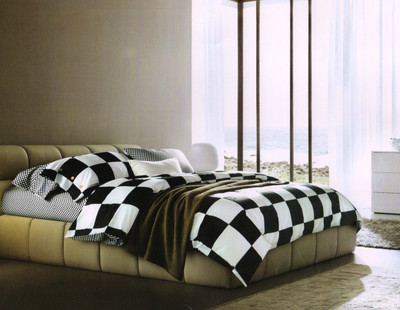 70% OFF on Rose Petal Cotton Checkered Queen Bedsheet