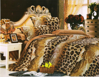 24% OFF on Skap Chennile Abstract Double Bedsheet 1 Bedsheet, 2 Pillow Covers, Multicolor