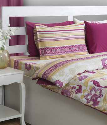 10% OFF on House This Cotton Abstract Double Bedsheet 1 Double Bed Sheet, 2 Pillow Covers, Berry