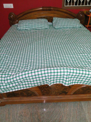 37% OFF on VS Tex Cotton Self Design Double Bedsheet