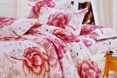 38% OFF on Valtellina Polyester Floral Double King Bedsheet