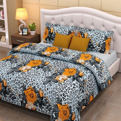 61% OFF on Looms of India Cotton Abstract Double Bedsheet 1 Bedsheet, 2 Pillow Covers, White, Black