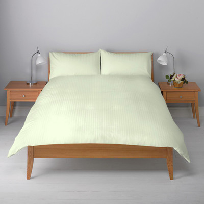 19% OFF on LNT Cotton Striped Double Bedsheet 19% OFF on LNT Cotton Striped Double Bedsheet