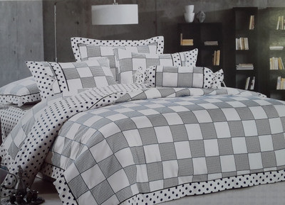 50% OFF on Solitaire Cotton Checkered King Bedsheet