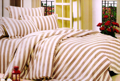 70% OFF on Rose Petal Polyester Striped Double Bedsheet