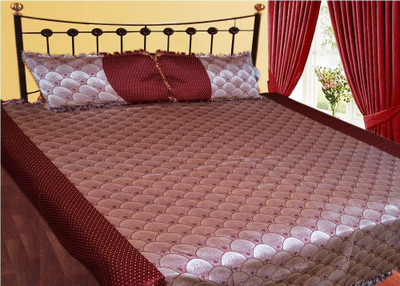 43% OFF on HandloomTrendz Polycotton Checkered Double Bedsheet