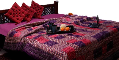 62% OFF on GRJ India Printed Double Quilt