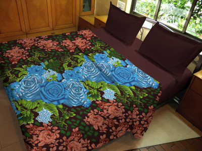 15% OFF on Hemlines Floral Double Duvet 15% OFF on Hemlines Floral Double Duvet