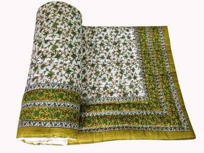 41% OFF on Style and Fashion Abstract Single Quilt 41% OFF on Style and Fashion Abstract Single Quilt