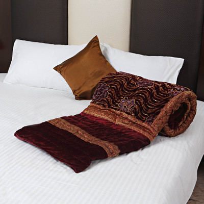 45% OFF on Aapno Rajasthan Floral Double Quilt & Comforter