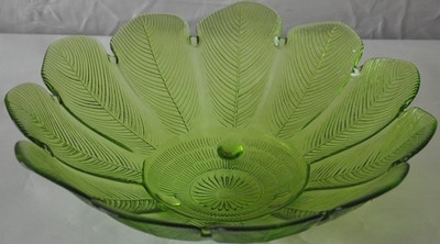 85% OFF on Studio Blanc Serving Glass Bowl Green, Pack of 1 85% OFF on Studio Blanc Serving Glass Bowl Green, Pack of 1