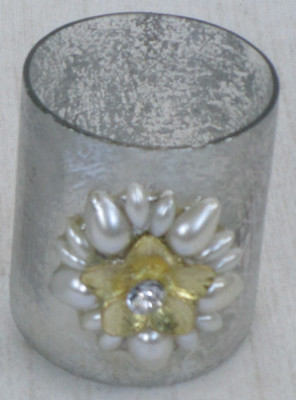 62% OFF on Evolve by Aryan Glass 1 - Cup Candle Holder Silver, Pack of 1 62% OFF on Evolve by Aryan Glass 1 - Cup Candle Holder Silver, Pack of 1