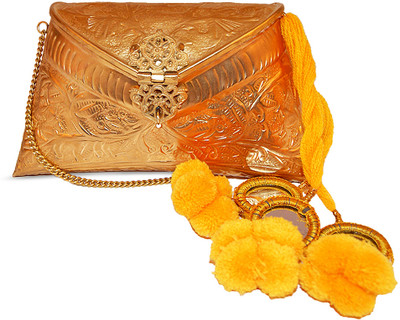 10% OFF on Ruhmet Embossed Gold with Yellow Mirror Work Tassel Women Casual, Party, Wedding Gold Metal Clutch