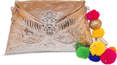 10% OFF on Ruhmet Embossed Silver with Kutchh Work Tassel Women Casual, Party, Wedding Silver Metal Clutch 10% OFF on Ruhmet Embossed Silver with Kutchh Work Tassel Women Casual, Party, Wedding Silver Metal Clutch