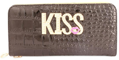 50% OFF on Circuzz Valentine Kiss Women Party Black Genuine Leather Clutch
