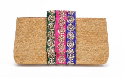 31% OFF on Stylocus Traditional Women Festive Gold Brocade Clutch 31% OFF on Stylocus Traditional Women Festive Gold Brocade Clutch