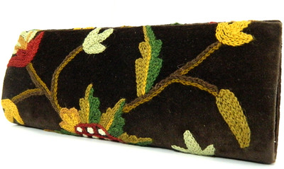 52% OFF on Aabeer Kashmiri Hand Embroidered Women Party Brown Velvet Clutch 52% OFF on Aabeer Kashmiri Hand Embroidered Women Party Brown Velvet Clutch