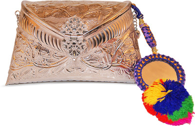 10% OFF on Ruhmet Embossed Silver with Blue Kutchh Work Tassel Women Casual, Party, Wedding Silver Metal Clutch