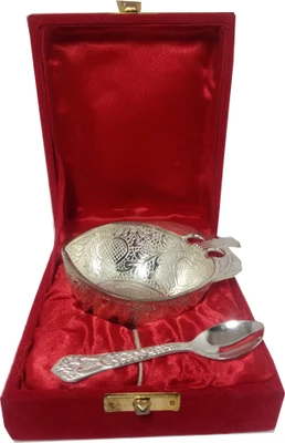 50% OFF on Era Traders Brass Decorative Platter Silver, Pack of 2 50% OFF on Era Traders Brass Decorative Platter Silver, Pack of 2