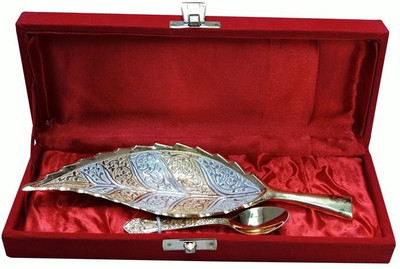 33% OFF on Royal Touch Brass Decorative Platter Silver, Gold, Pack of 2 33% OFF on Royal Touch Brass Decorative Platter Silver, Gold, Pack of 2