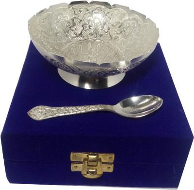 50% OFF on Era Traders Brass Decorative Platter Silver, Pack of 2 50% OFF on Era Traders Brass Decorative Platter Silver, Pack of 2