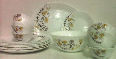 9% OFF on Larah Fluted Damascus Pack of 9 Dinner Set