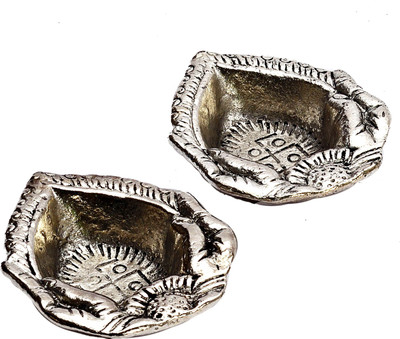 50% OFF on Aapno Rajasthan Cast Iron Table Diya Set 50% OFF on Aapno Rajasthan Cast Iron Table Diya Set