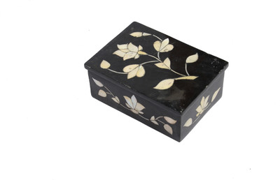 62% OFF on Artist Haat Hand Crafted Natural Jewellery Vanity Case Black
