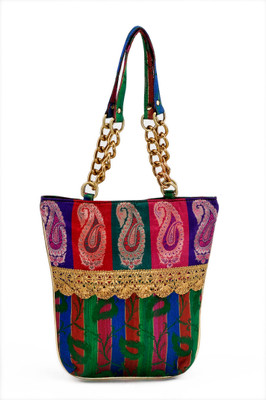 41% OFF on Stylocus Sleek Jamewar Hand-held Bag Green 41% OFF on Stylocus Sleek Jamewar Hand-held Bag Green