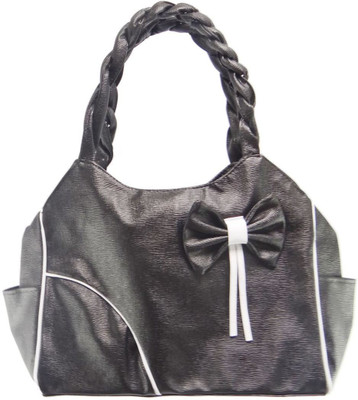 44% OFF on Regalovalle Exclusive Hand-held Bag Black 44% OFF on Regalovalle Exclusive Hand-held Bag Black