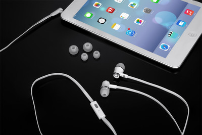 Zoook Noise Isolating Earphones with Built-in Microphone Noise Isolating Earphone Wired Headphones (White, In the Ear) 
