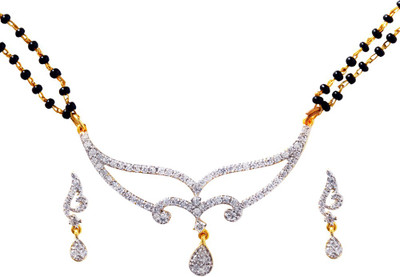 47% OFF on Rein Lifestyle Dazziling Brass Jewel Set Gold