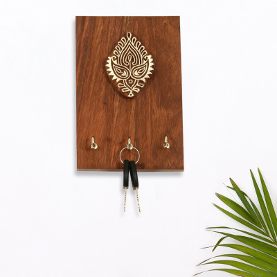 42% OFF on ExclusiveLane Sheesham Pejli Block Wooden Key Holder 42% OFF on ExclusiveLane Sheesham Pejli Block Wooden Key Holder