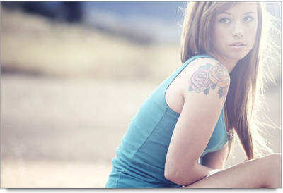 75% OFF on Cute Look Girl Paper Print